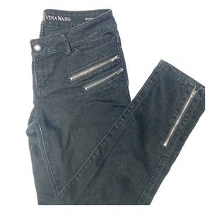 Cute skinny jeans with stylish zippers